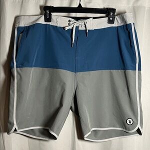 Vuori Men’s Cruise Board Short Blue Gray Color Block Size 38